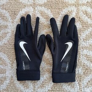 Nike Youth Therma-FIT Academy Soccer Gloves